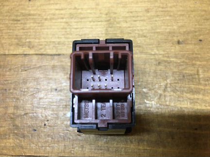 Кнопка Honda C-Rv 5