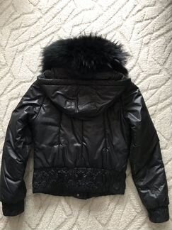 Куртка чёрная утеплённая с мехом из енота