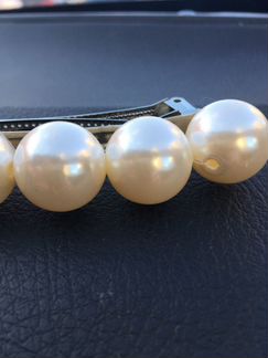 Заколка новая очень красивая, под жемчуг