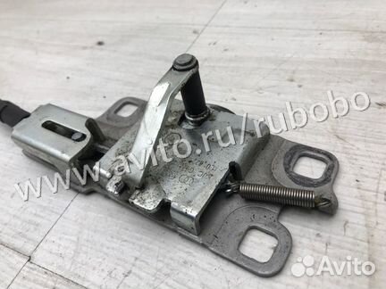 Доводчик крышки багажника Audi A8 D3 BHT 2005