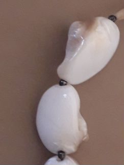 Колье из перламутра