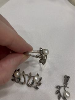 Серьги серебро с жемчугом, кольцо, кулон