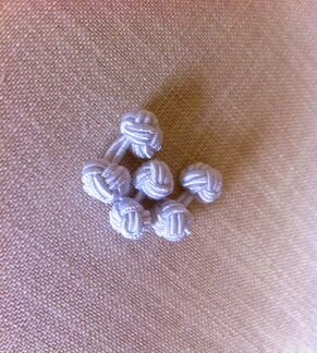 Запонки белые