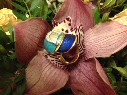 Кольцо-Бейсболка с бриллиантами золотое