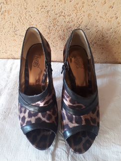Туфли 38 размер окрас под леопарда Carlos Santana
