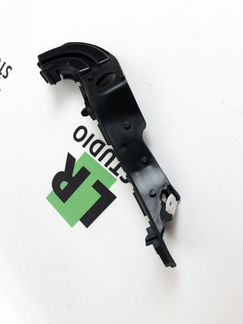 Направляющая переднего бампера Range Rover Sport R