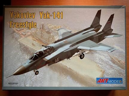 Редкий комплект для сборки модели Як-141 + маска