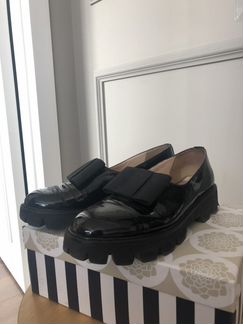 Лоферы лаковые