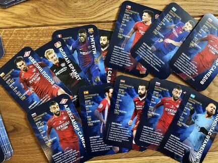 Коллекционные карточки с футболистами Чемпионата М