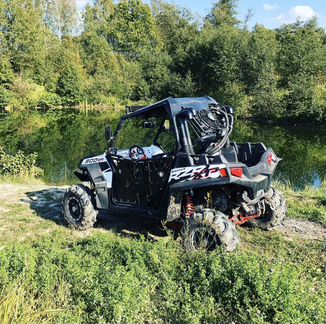 Разбирается на запчасти багги polaris RZR 900 2012