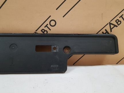 Подиум номерного знака Toyota Land Cruiser 200