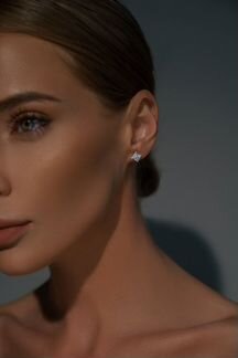 Золотые серьги пусеты с бриллиантами 2.47Ct