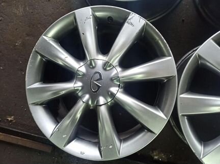 Диски бу оригинал R18 P на Infiniti