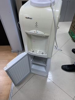 Кулер для воды напольный