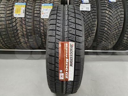 Bridgestone Blizzak Revo GZ 215/55 R17