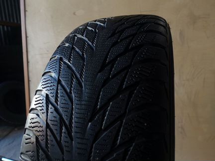 215 55 17 Nokian Hakkapeliitta R2 98JR XL