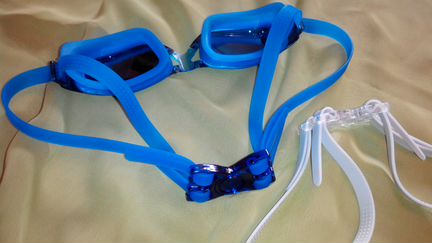 Новые очки для плавания