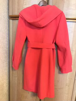 Пальто тёплое р 44-46 с капюшоном