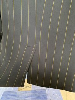 Продаю Костюм с юбкой женский