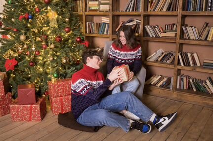 Свитера с оленями