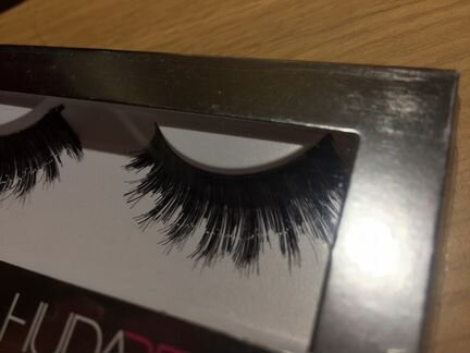 Накладные ресницы Huda Beauty