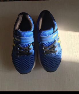 Детские кроссовки asics