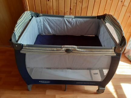 Манеж-кроватка Graco