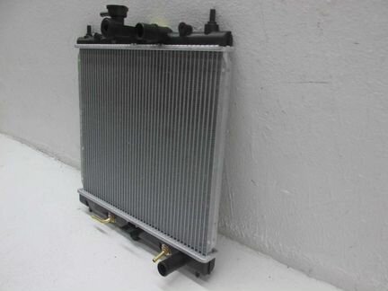 Радиатор охлаждения Nissan Note, Micra