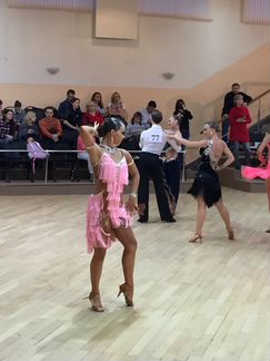 Платье для бальных танцев