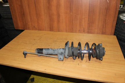 Стойка подвески передняя левая Audi A3