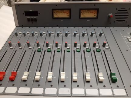 Микшерный пульт Soundcraft RM-105