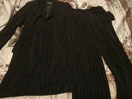 Новый костюм - тройка с галстуком