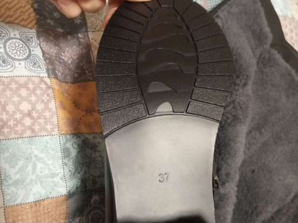 Зимние женские сапоги 37