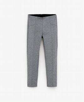 Трикотажные леггинсы со швами эластичные