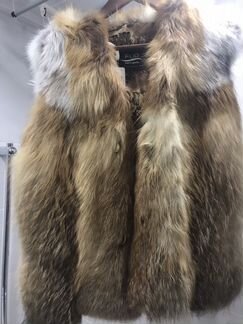 Меховой жилет из лисы