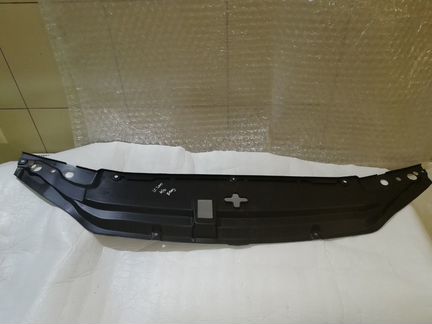 Тойота Ленд Крузер 200 накладка радиатора 15-18г