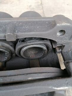 Суппорт перед правый Mercedes Viano 639 W639